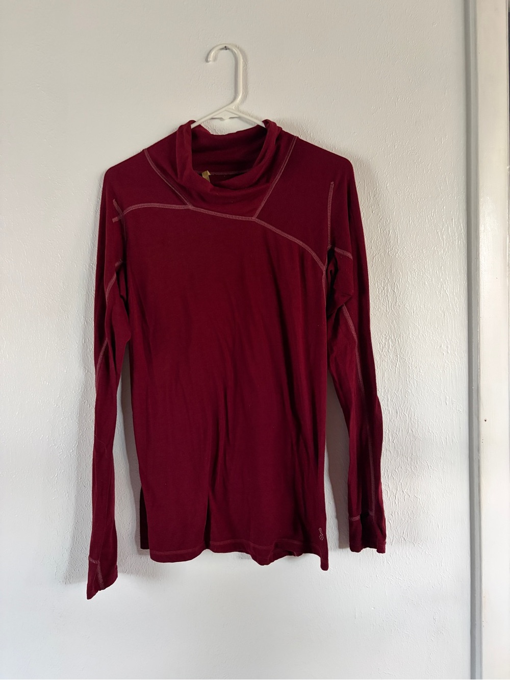 Mountain Hardwear Women's Long Sleeve Performance Top - Deep Burgundy M